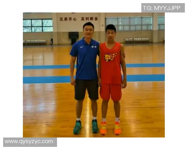 周鹏:从篮球场上的巨星到社会责任的践行者,如何影响年轻一代的成长与发展 周鹏:从篮球场上的巨星到社会责任的践行者,如何影响年轻一代的成长与发展